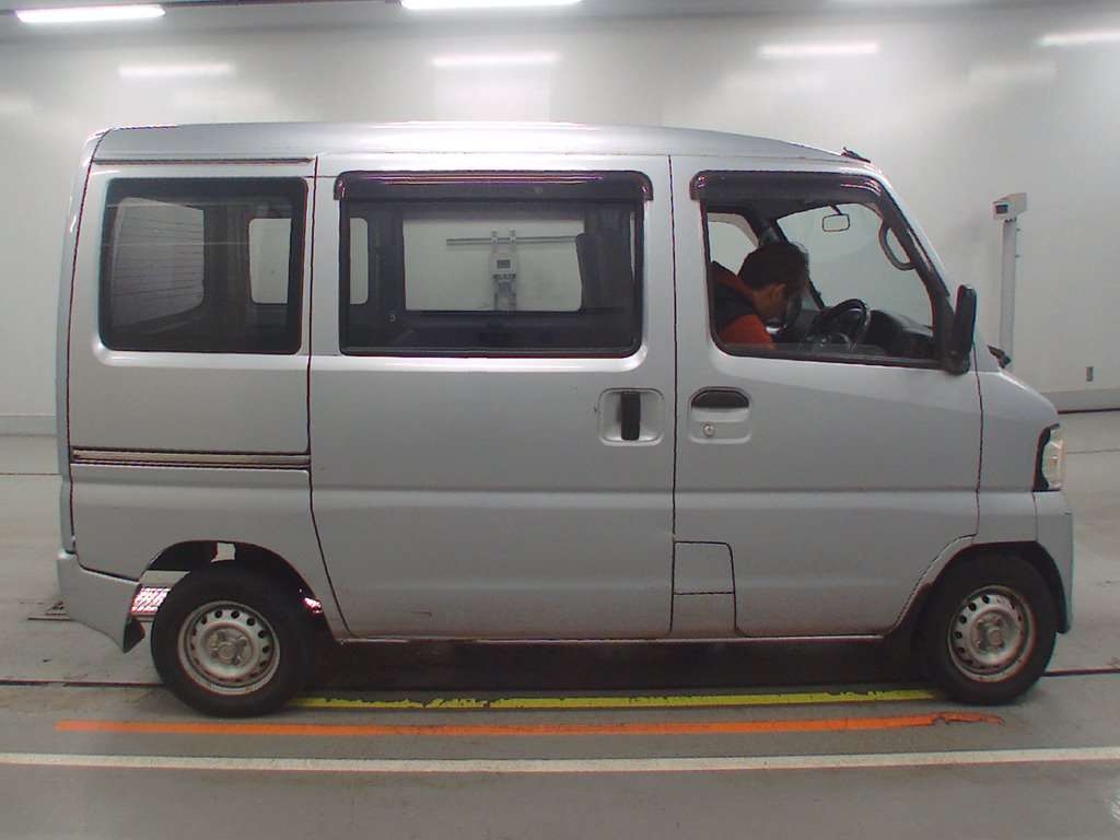 NISSAN NV100 CLIPPER
