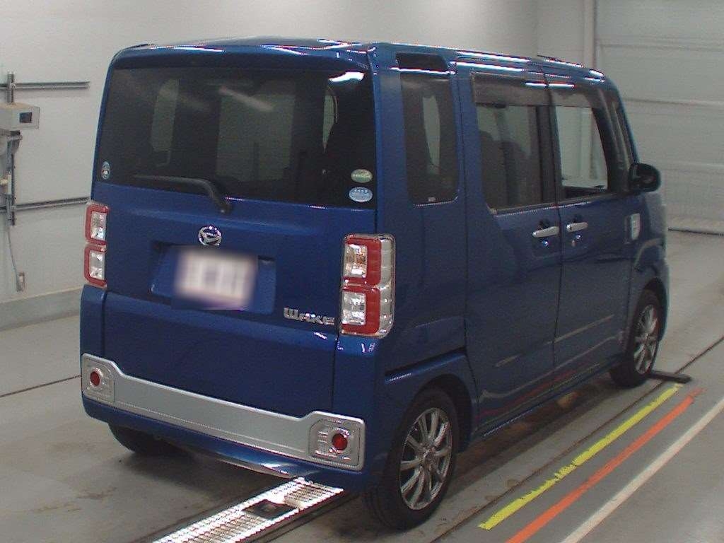 DAIHATSU WAKE