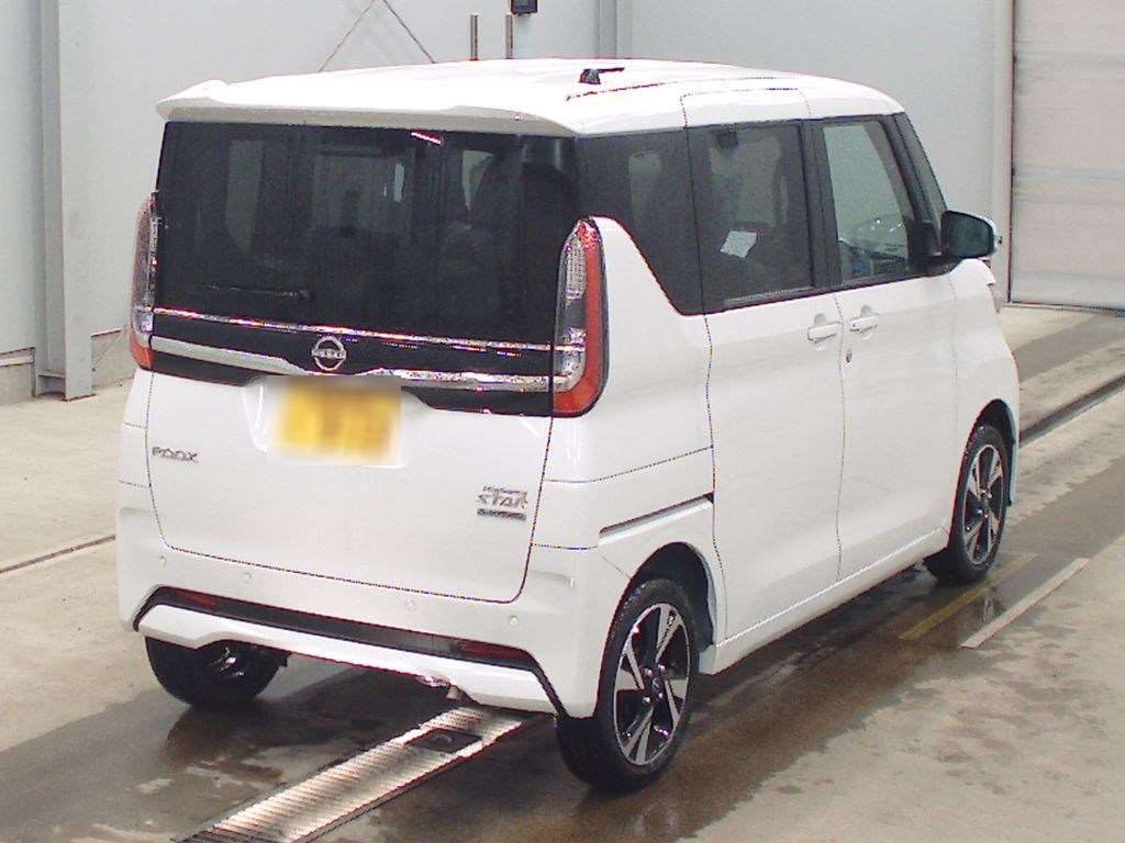 NISSAN ROOX