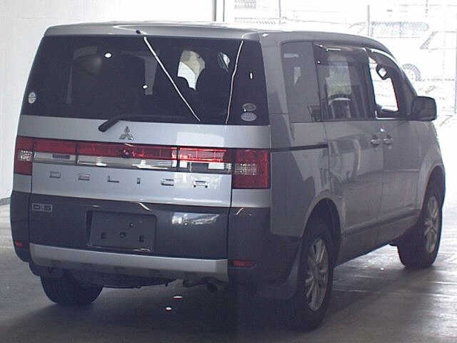 MITSUBISHI DELICA D:5