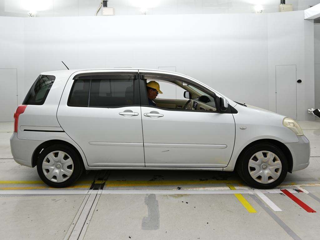 TOYOTA RAUM