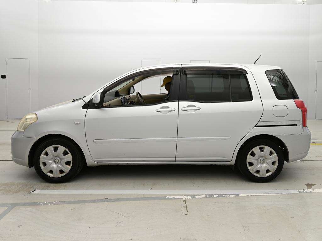 TOYOTA RAUM