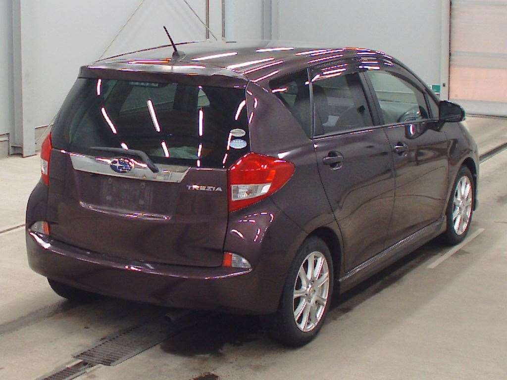 SUBARU TREZIA