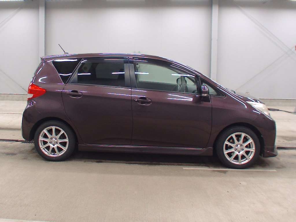 SUBARU TREZIA