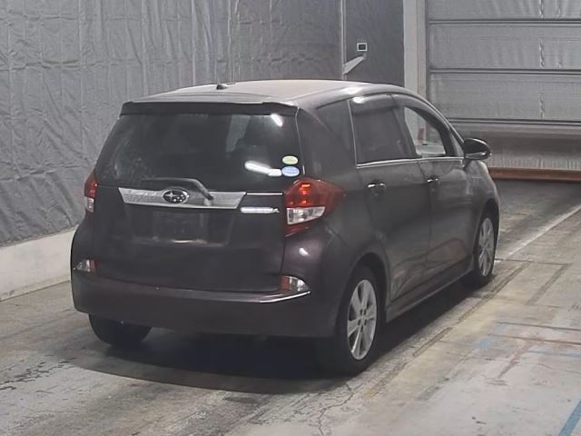 SUBARU TREZIA