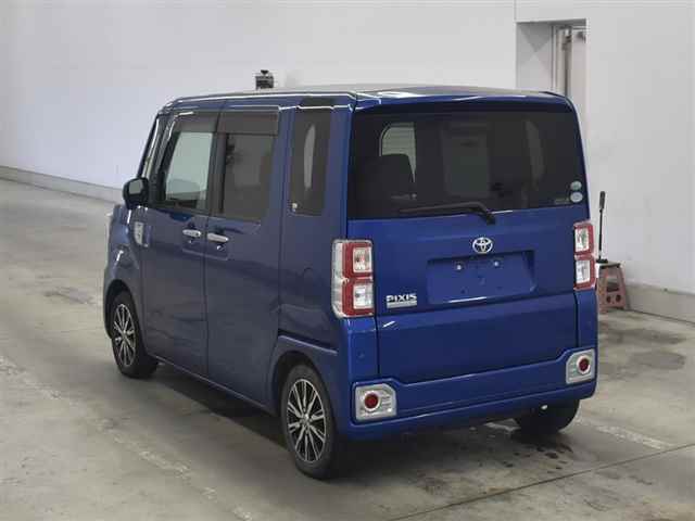 TOYOTA PIXIS MEGA
