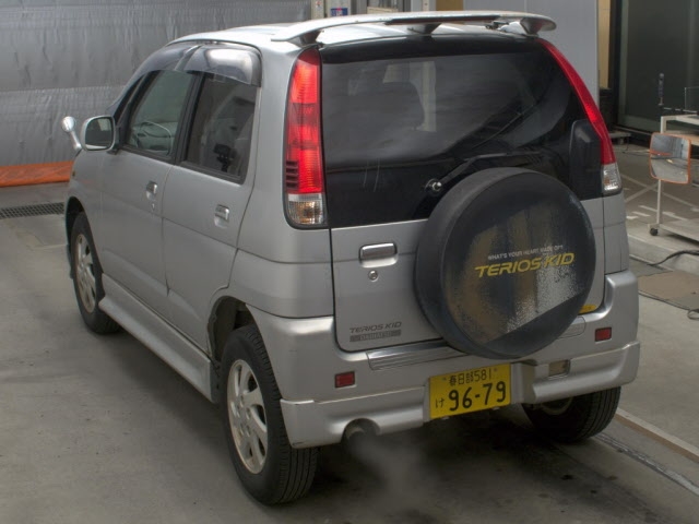 DAIHATSU TERIOS KID
