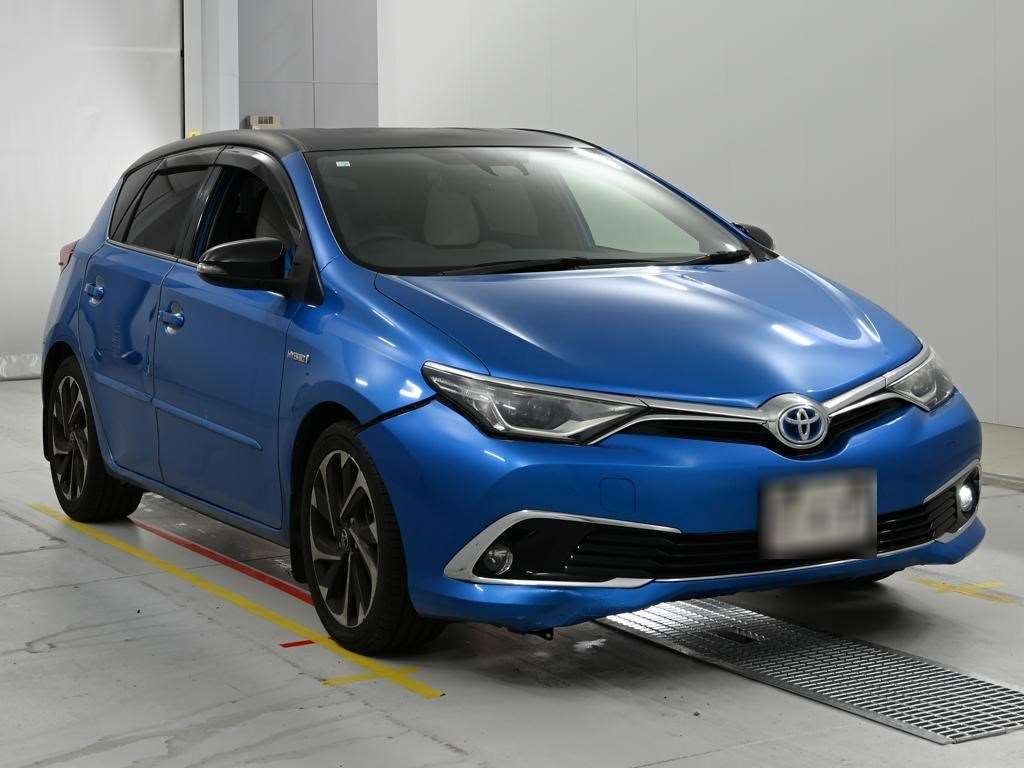 TOYOTA AURIS
