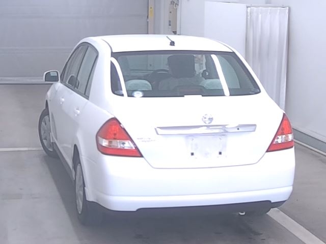 NISSAN TIIDA LATIO