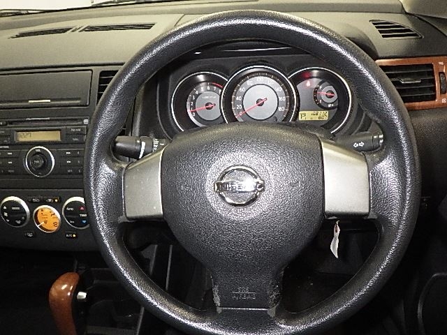 NISSAN TIIDA LATIO