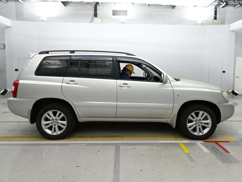 TOYOTA KLUGER V