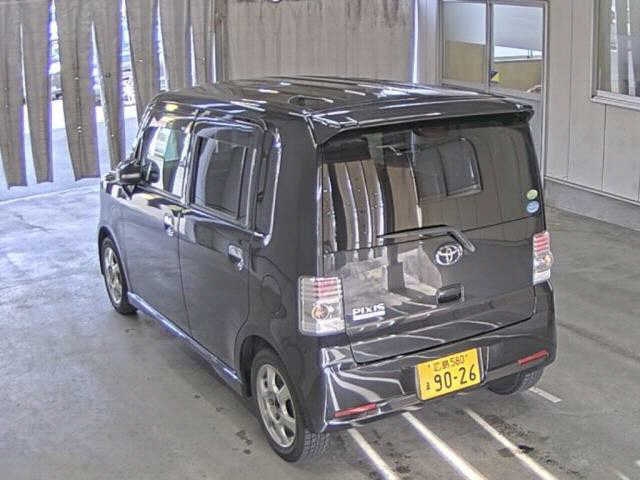 TOYOTA PIXIS SPACE
