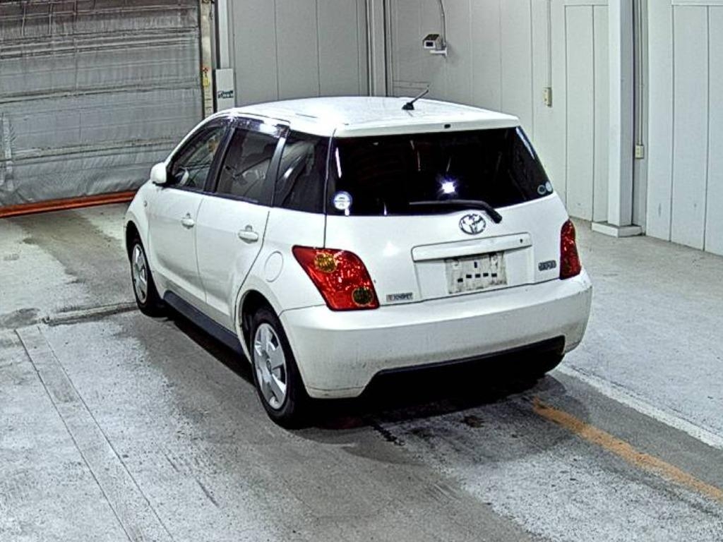 TOYOTA IST