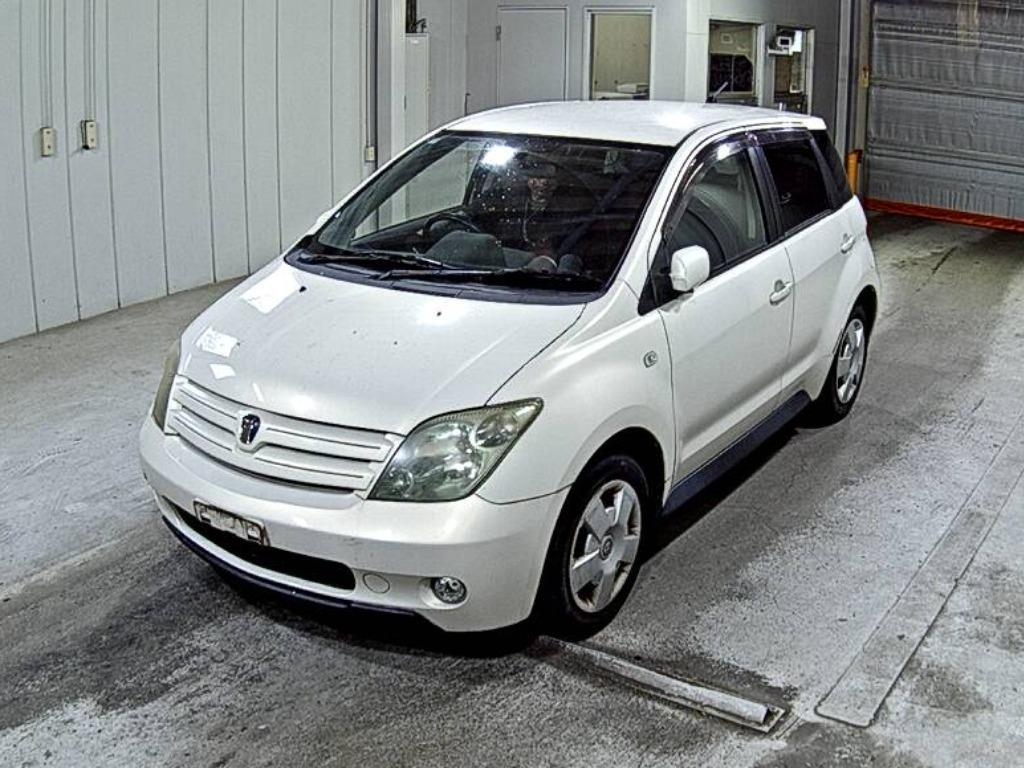 TOYOTA IST