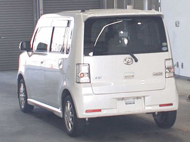 DAIHATSU MOVE CONTE