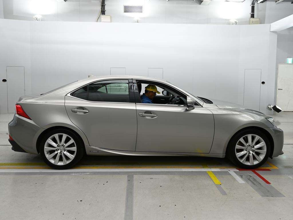 LEXUS IS300H