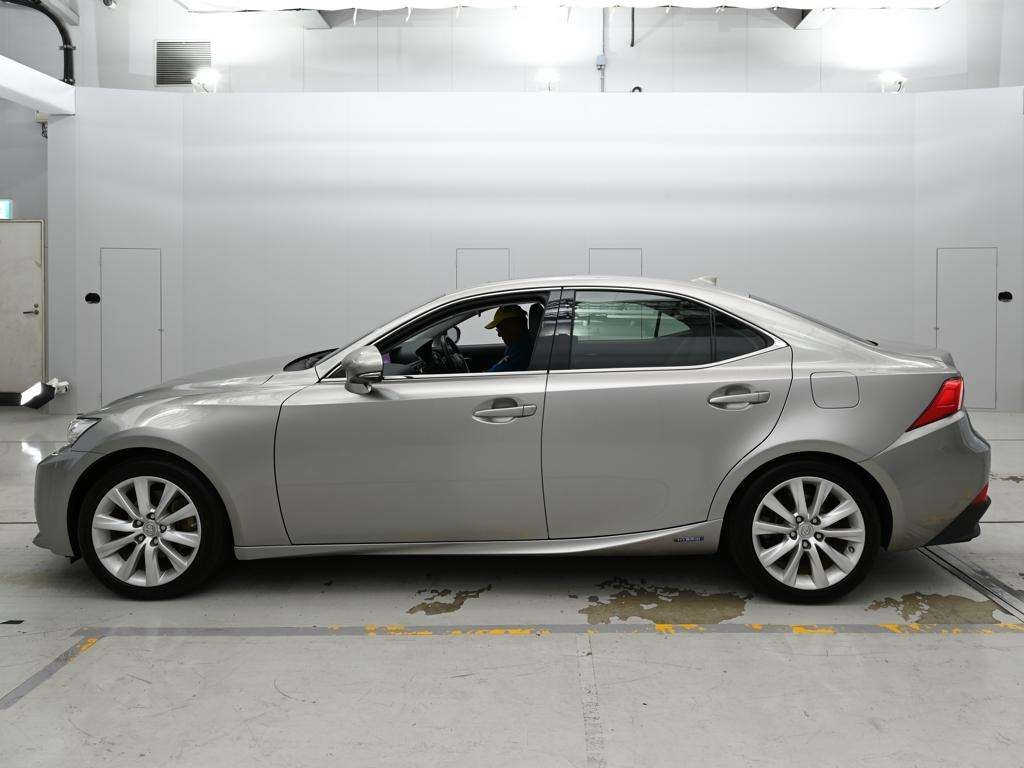 LEXUS IS300H