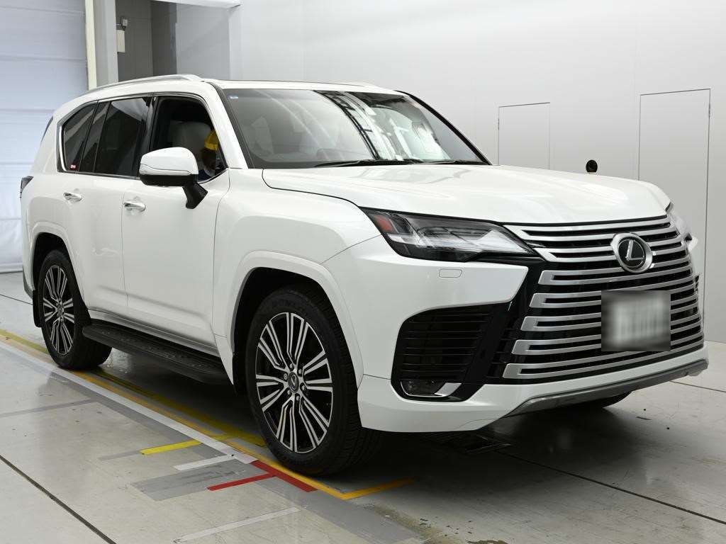 LEXUS LX600