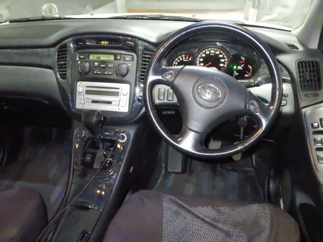 TOYOTA KLUGER V