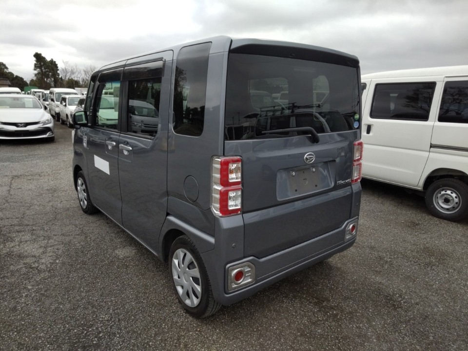DAIHATSU WAKE