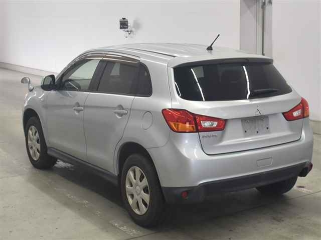 MITSUBISHI RVR