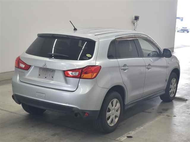 MITSUBISHI RVR