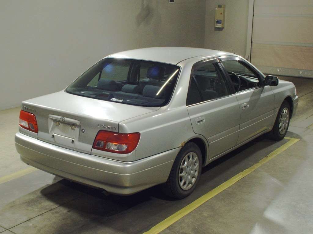 TOYOTA CARINA