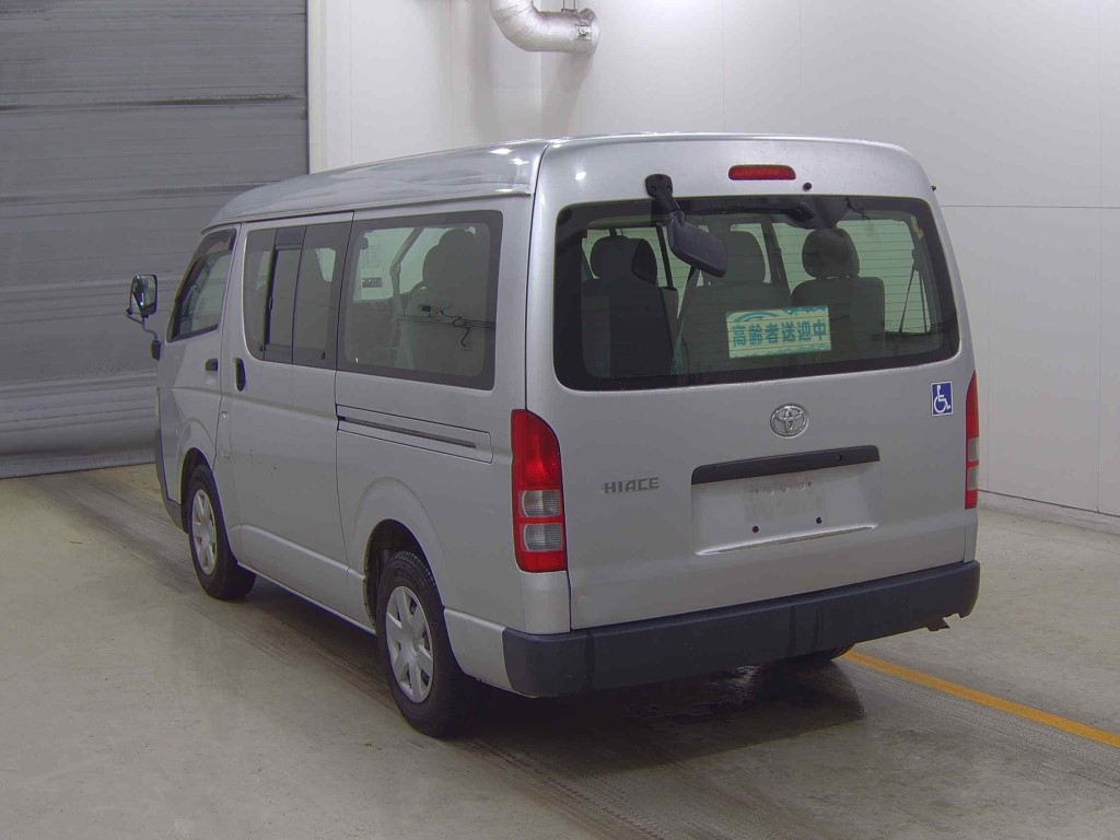 TOYOTA HIACE
