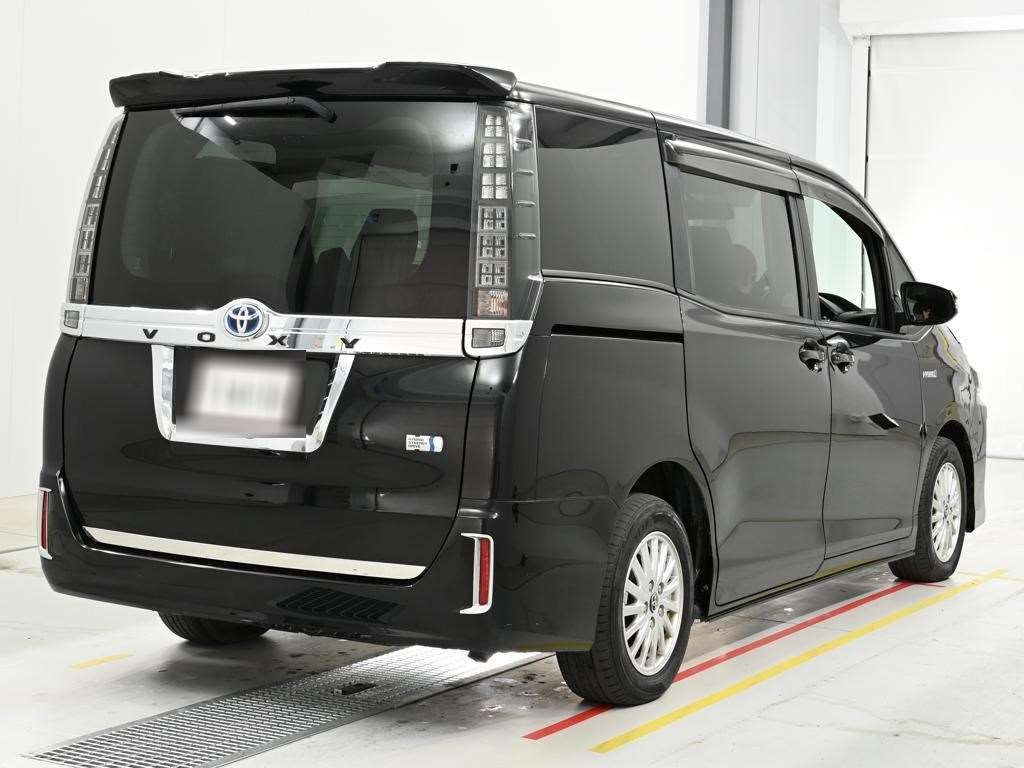 TOYOTA VOXY