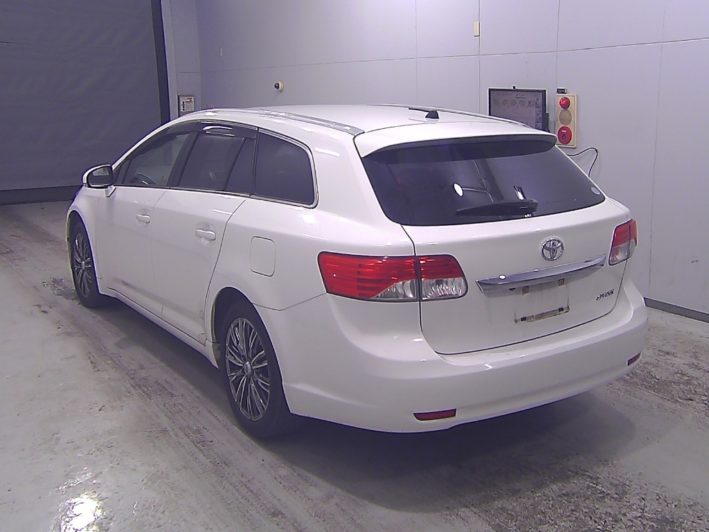 TOYOTA AVENSIS