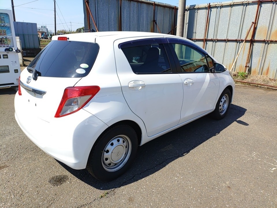 TOYOTA VITZ