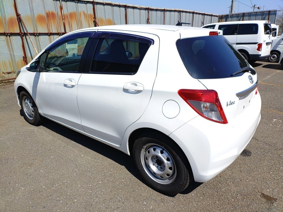 TOYOTA VITZ