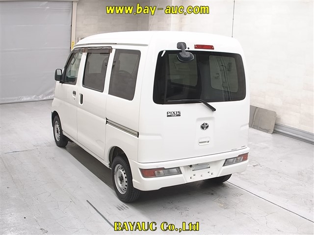 TOYOTA PIXIS VAN