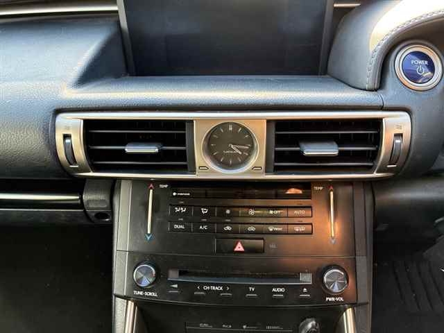 LEXUS IS300H