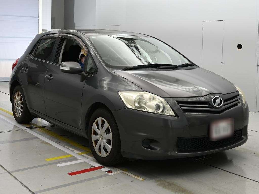 TOYOTA AURIS