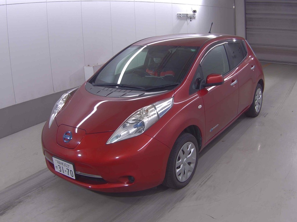 NISSAN LEAF