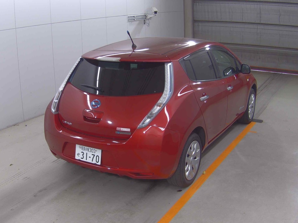 NISSAN LEAF