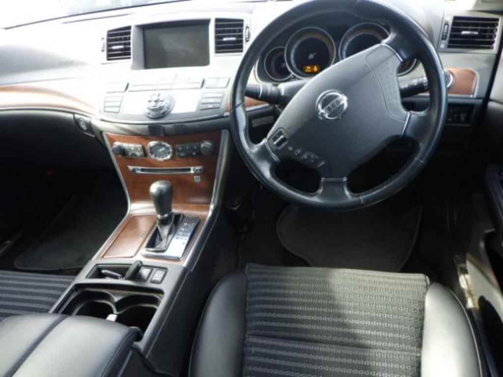 NISSAN FUGA
