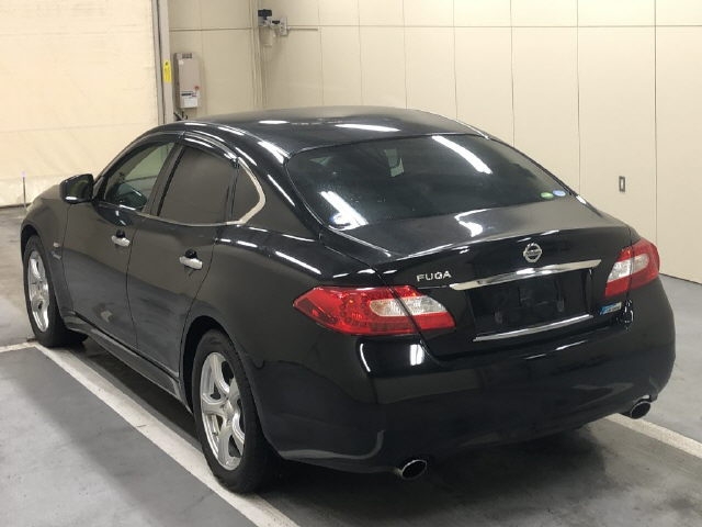 NISSAN FUGA