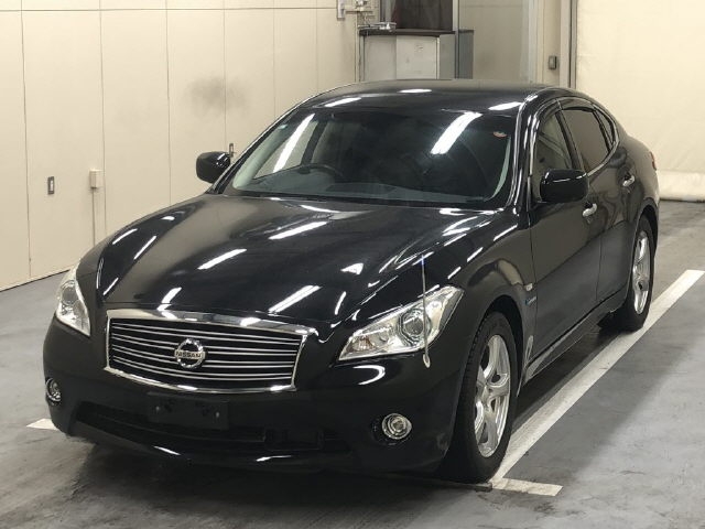 NISSAN FUGA