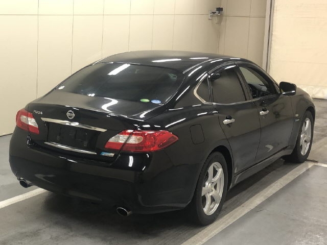 NISSAN FUGA