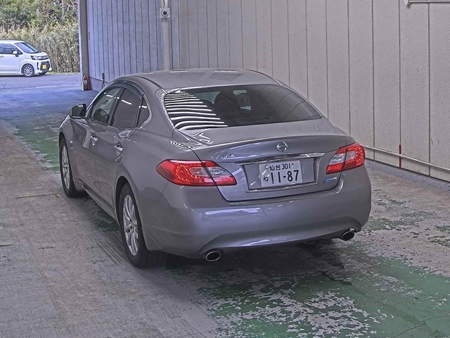 NISSAN FUGA