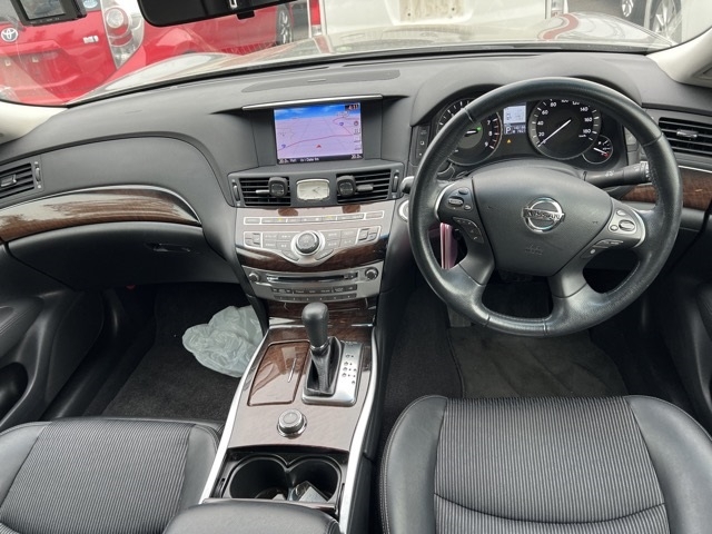 NISSAN FUGA