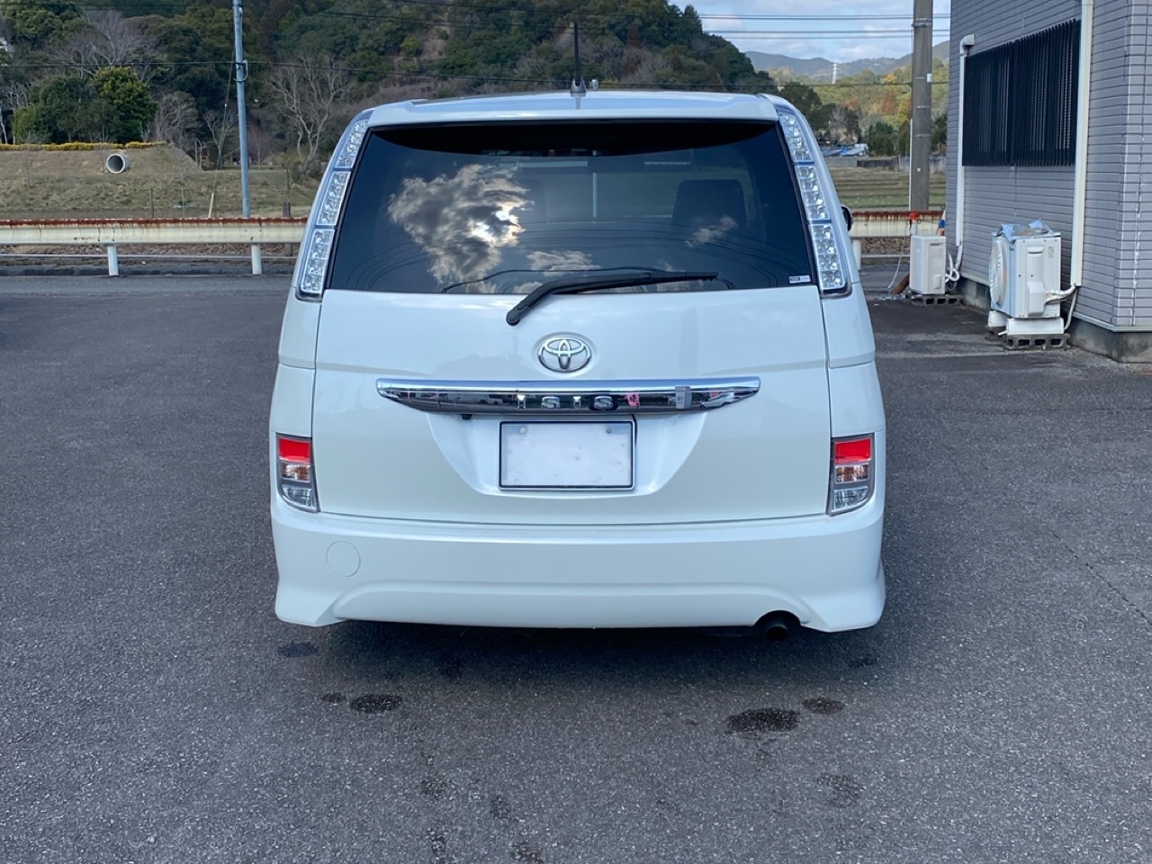 TOYOTA ISIS