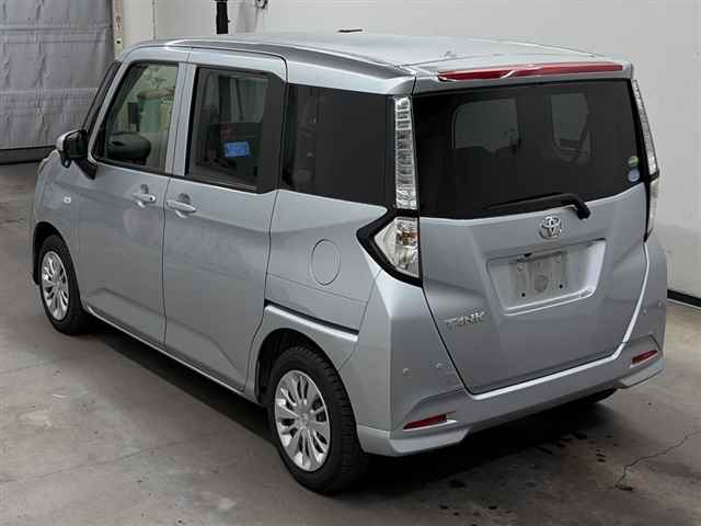 TOYOTA TANK