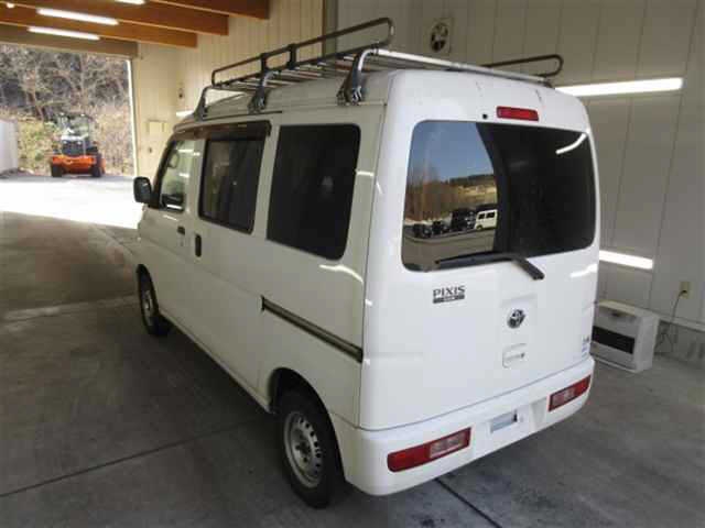 TOYOTA PIXIS VAN