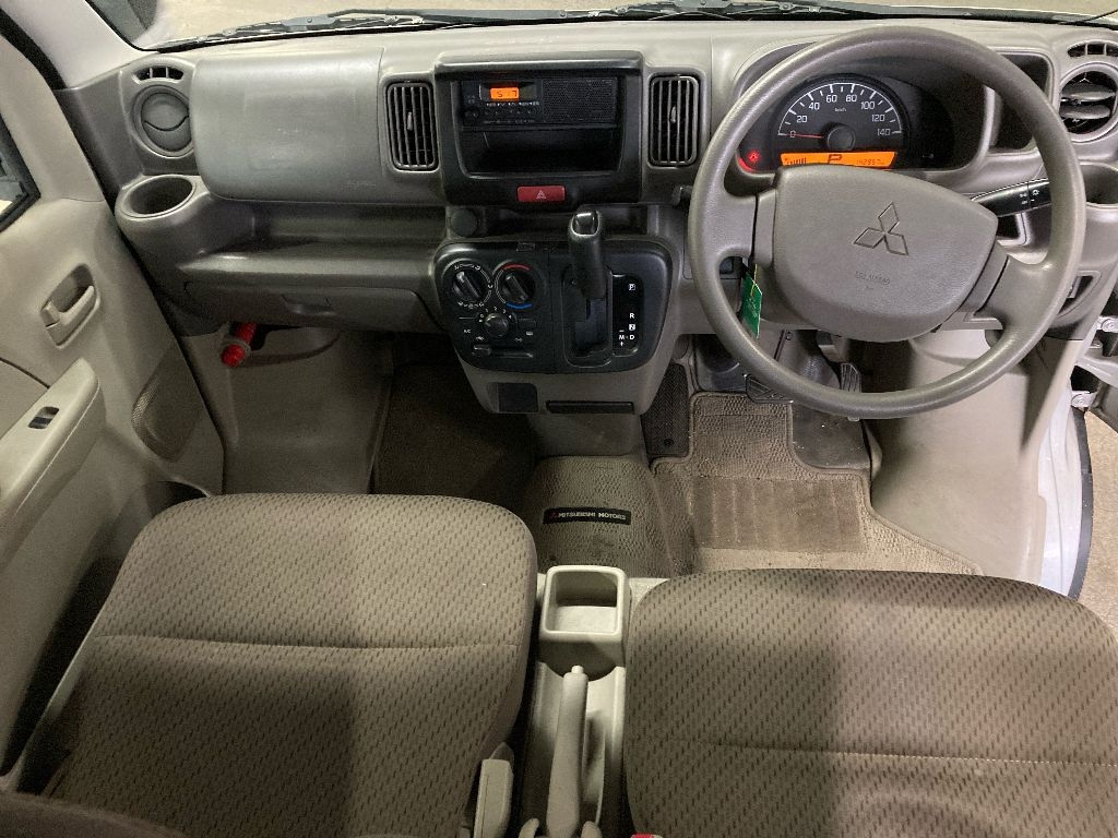 MITSUBISHI MINICAB
