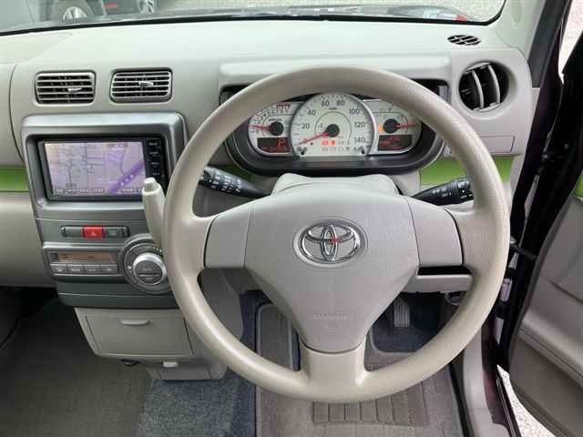 TOYOTA PIXIS SPACE