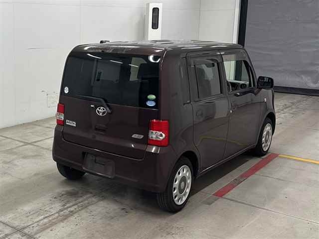 TOYOTA PIXIS SPACE