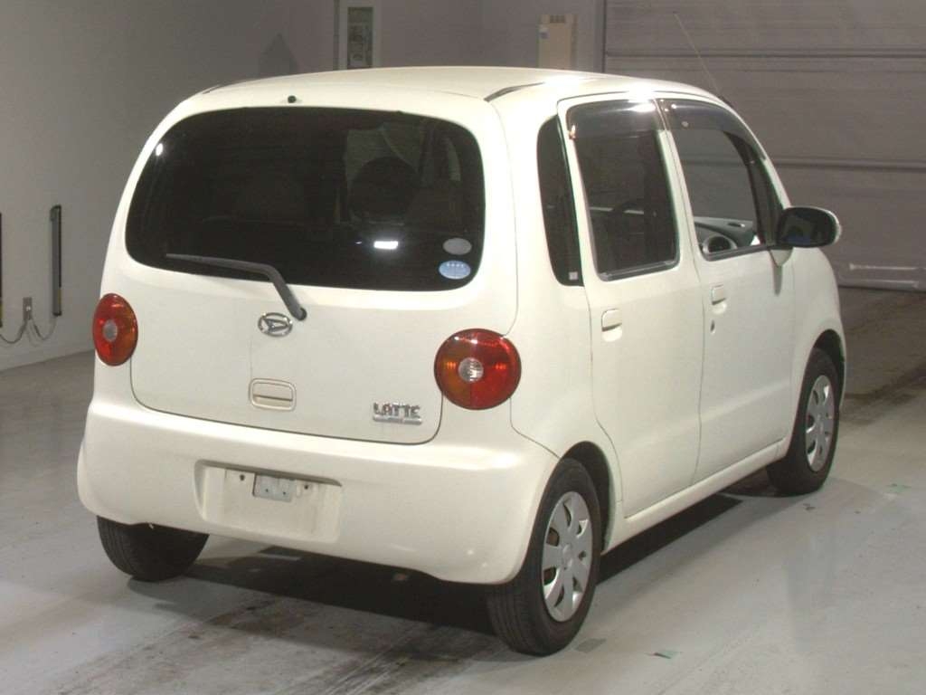 DAIHATSU MOVE LATTE